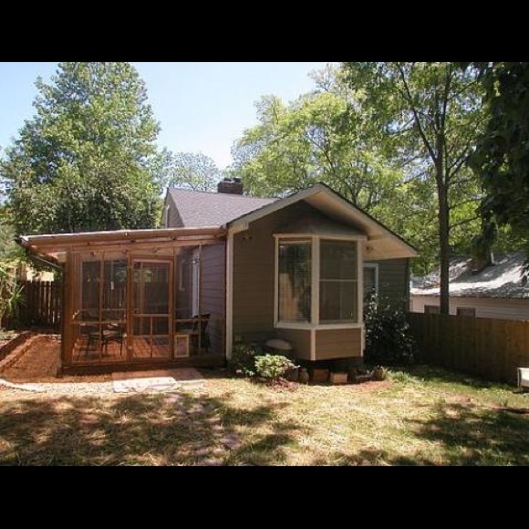 Meet your Posher, Aida - Picture 1 of 1